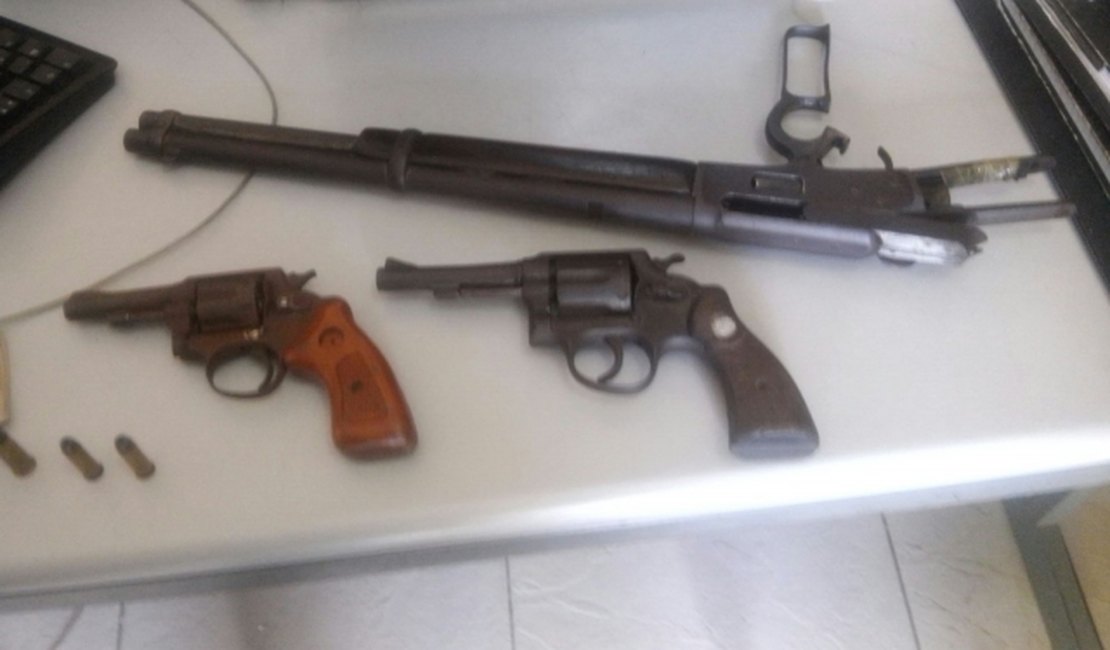 Três armas foram apreendidas em ação da Polícia Militar em Atalaia