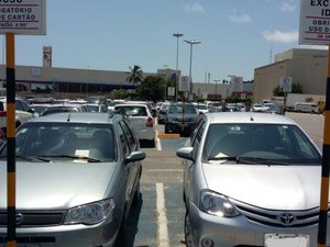 SMTT realiza cadastro de credenciais para estacionamento