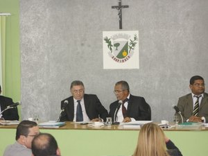 Célia Rocha recebe o título de Embaixadora do Programa Arapiraca Garante a Primeira Infância