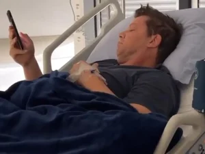 Mario Frias sai da UTI, mas permanece internado em hospital, no DF