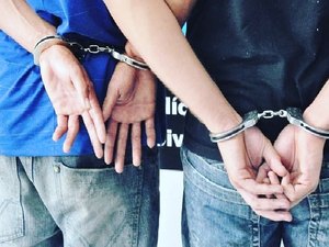 Dupla é presa em flagrante após invadir e furtar residência na Jatiúca