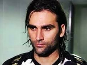Atacante Léo Gamalho é o novo reforço do Goiás para a série B