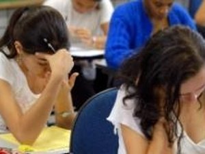 Sem acordo, estudantes poderão pagar parte da mensalidade fora do Fies