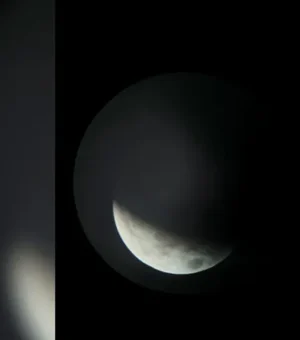 Eclipse lunar com Lua de Sangue é visto pelo Brasil