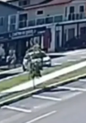 Vídeo mostra momento exato da queda de avião no litoral do RS