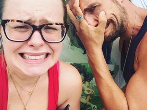 Mariana Bridi e Igor Rickli deixam os filhos na creche e sofrem com a adaptação