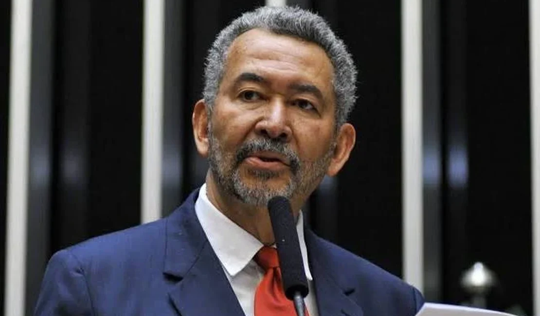 TRE/AL suspende julgamento que pode cassar mandato do deputado Paulão