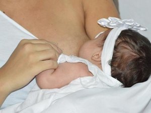 Hospital da Mulher promove ações para incentivar o aleitamento materno