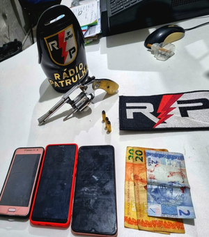Dupla armada é capturada após roubar loja de celulares, em Arapiraca