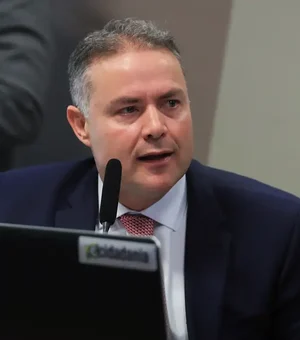 Renan Filho retoma cadeira no Senado para disputar o governo de Alagoas