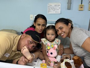 Criança que perdeu a mãe em acidente com ônibus de romeiros recebe alta hospitalar