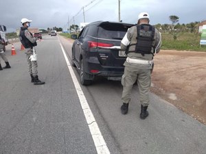 BPRv reforça policiamento em busca por armas e drogas na AL-101 Sul