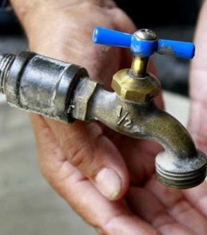 Moradores reclamam do abastecimento de água em Paripueira