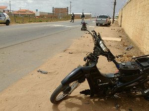 Motociclistas ficam gravemente feridos em colisão frontal registrada na AL-220