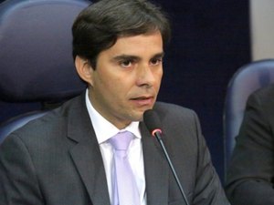 Presidente da Câmara promulga lei da meia entrada para professores