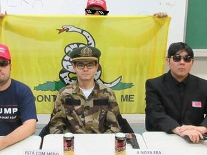 USP investiga foto com apoiadores de Bolsonaro armados em sala de aula