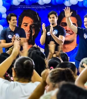 Nivaldo Albuquerque é recebido por centenas de pessoas em evento