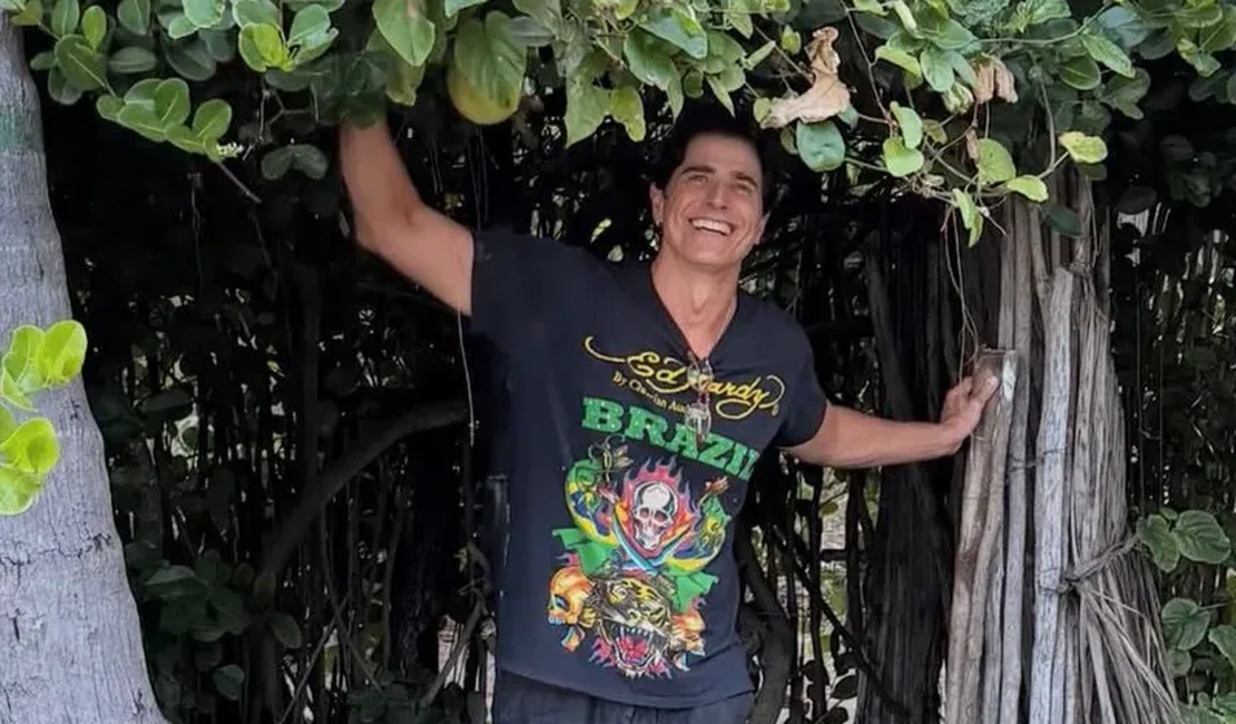 Reynaldo Gianecchini enaltece Alagoas em sua passagem pela  Praia do Patacho