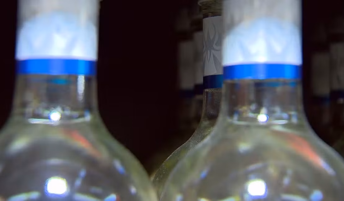 Intoxicação por metanol em bebidas: 1 pessoa morre e 8 são internadas em menos de 18 dias em SP