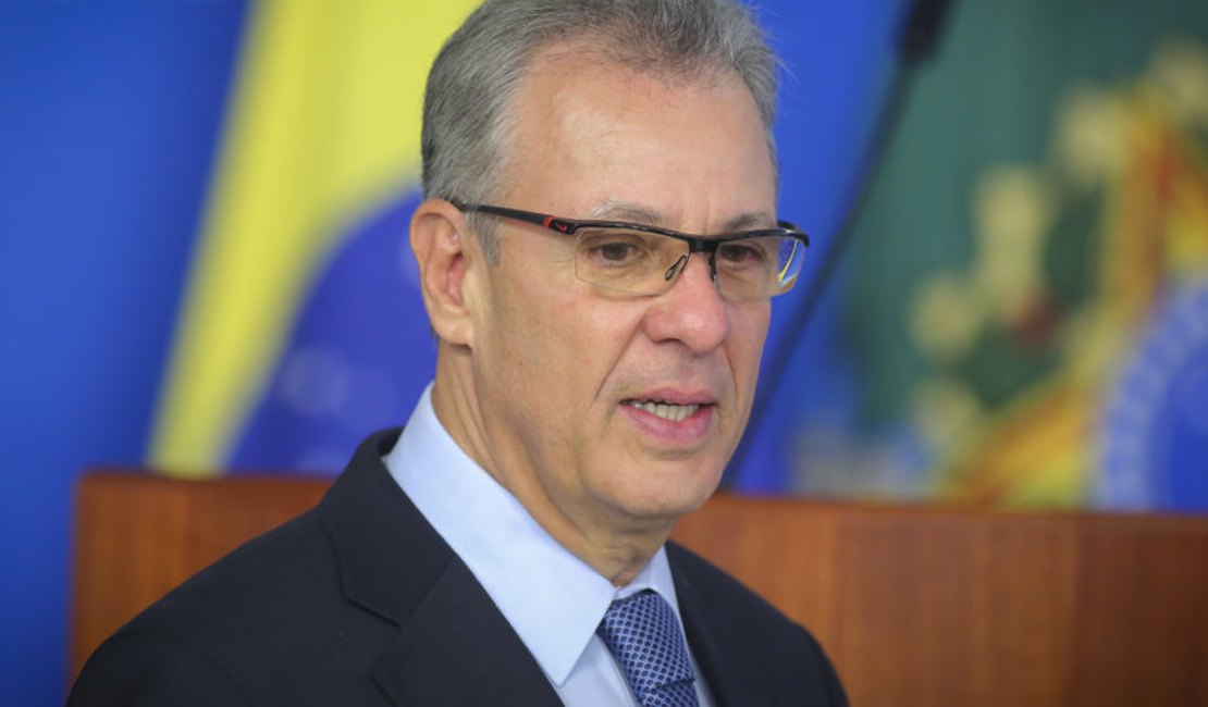 Em pronunciamento, ministro pede esforço 'inadiável' de redução do consumo de energia