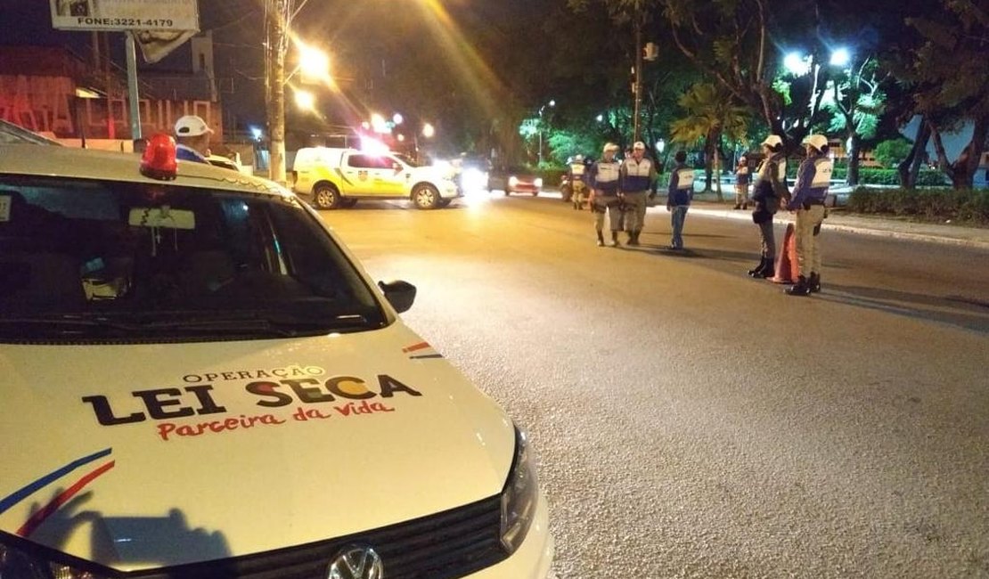 Lei Seca prende dois motoristas embriagados em Maceió
