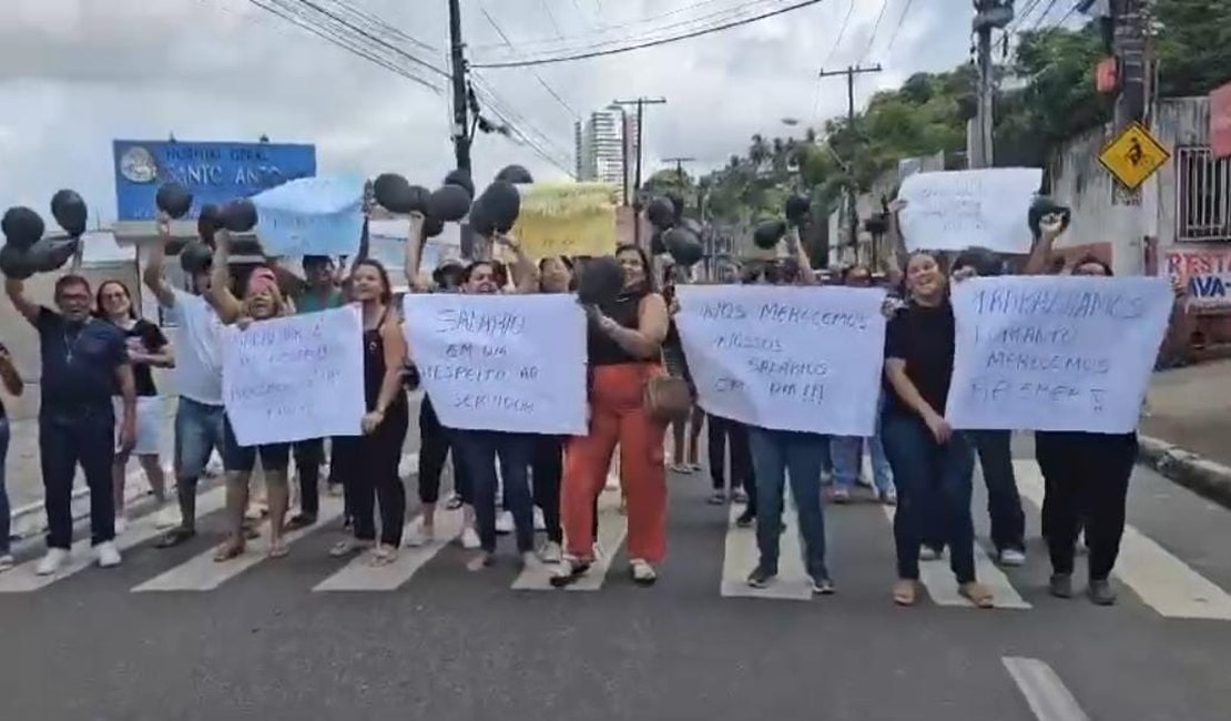 Enfermagem segue em protesto contra atrasos de hospitais Santo Antônio e Médico Cirúrgico