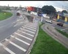 Carreta prancha tomba na av. Durval de Góes Monteiro e deixa trânsito lento