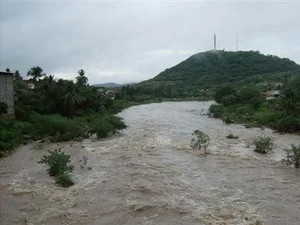 Primos se afogam no Rio Ipanema; buscas continuam por um dos jovens que segue desaparecido