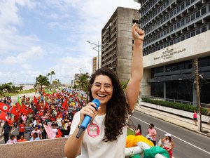 Após decisão do Congresso, Teca Nelma chama população às ruas contra o PL da Dosimetria