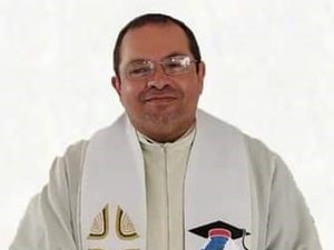 Após uma semana, padre Samuel volta a ser internado na Santa Casa