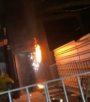 Incêndio atinge cervejaria no bairro do Feitosa, em Maceió