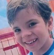 Criança autista de seis anos desaparece após correr em direção a mata no Benedito Bentes