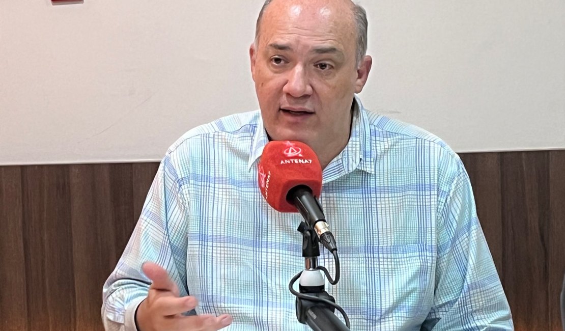 Josealdo Tonholo aposta em reeleição para cargo de reitor da Ufal