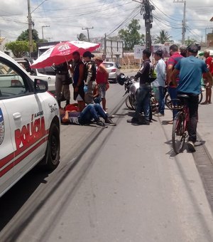 Colisão entre motos deixa motociclistas feridos em acidente na Avenida Muniz Falcão em Arapiraca