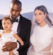 Kim Kardashian fura orelha da filha e divide opiniões