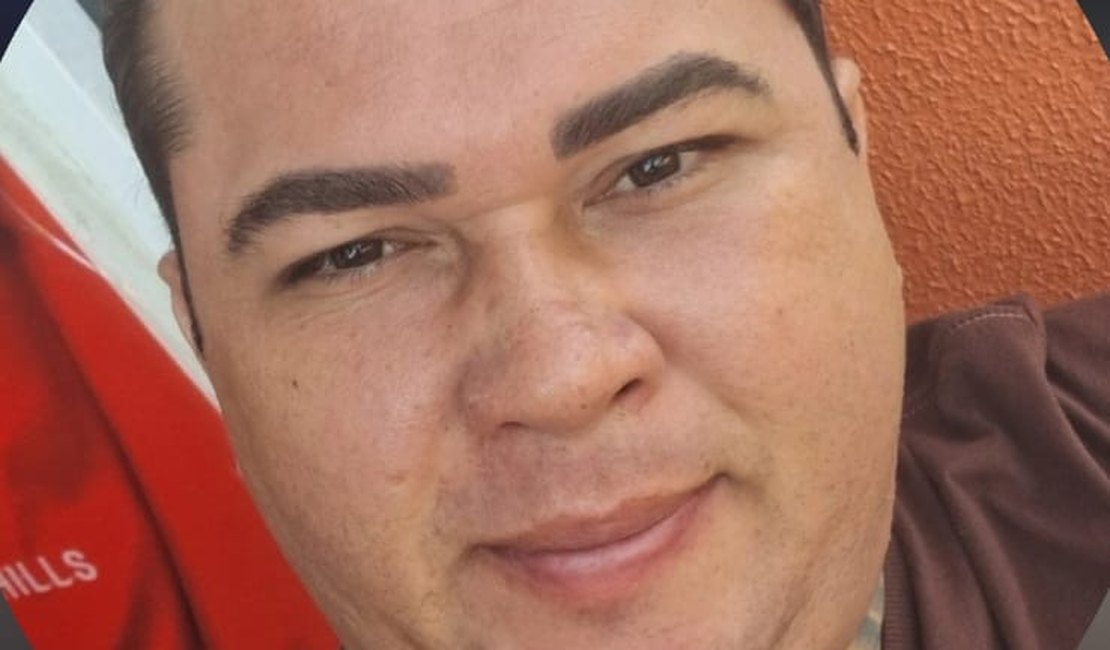 Cabeleireiro é assassinado a tiros em praça pública no Agreste de Alagoas