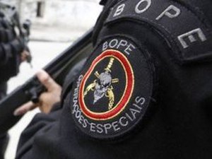 Jovem é preso suspeito de porte ilegal de arma de fogo