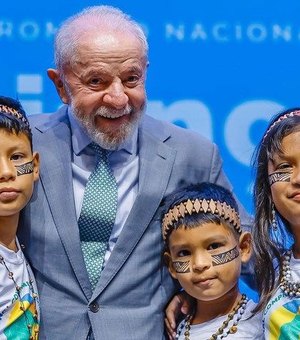 Lula entrega prêmio por compromisso com alfabetização a Palmeira dos Índios