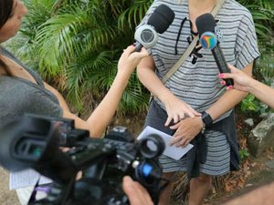 Jornalista acusa eleitores de Bolsonaro de ameaça de estupro durante votação