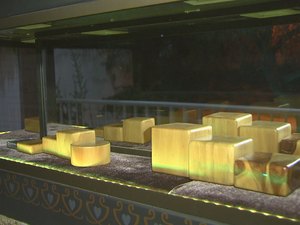 Ladrão de terno se finge de cliente, assalta joalheira em Brasília e leva R$ 400 mil em produtos