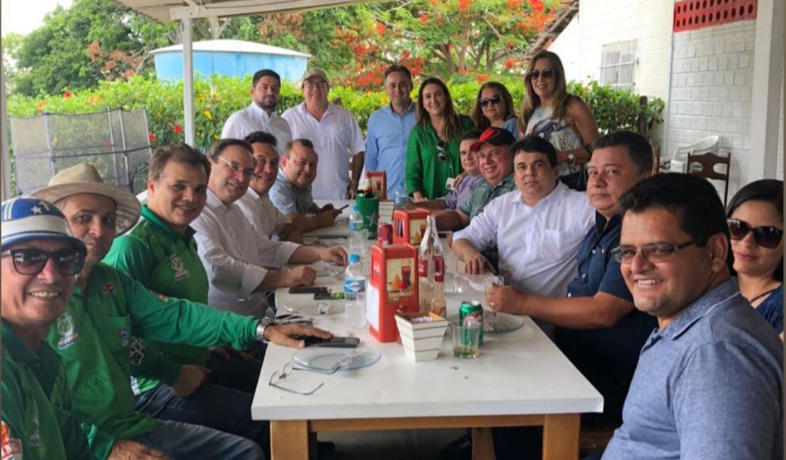 Almoço com Luciano, Pessoa, Nezinho e até ex-secretário de Teófilo confirma união da oposição
