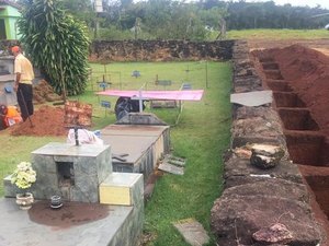 Crime da Vale: covas são abertas fora de cemitério sem espaço