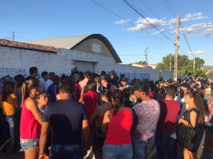 [Vídeo] Candidatos a conselheiros tutelares de Dois Riachos denunciam ´bagunça´ durante eleição