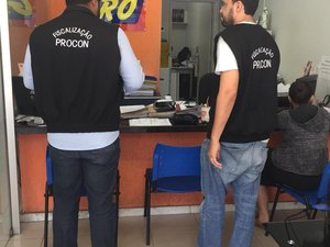 Procon Maceió fiscaliza instituições financeiras no Centro