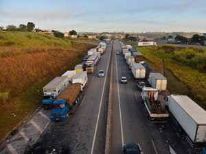 Caminhoneiros ameaçam nova paralisação