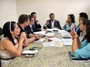 Comissão recebe Fórum Permanente de Educação