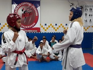 Artes marciais transformam vidas de adolescentes do Jacintinho