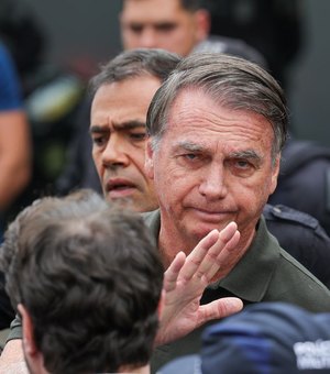 Ex-presidente Bolsonaro passa por audiência de custódia neste domingo (23)