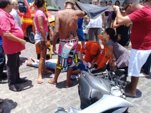 Colisão envolvendo duas motos deixa mulher ferida no bairro Brasilia