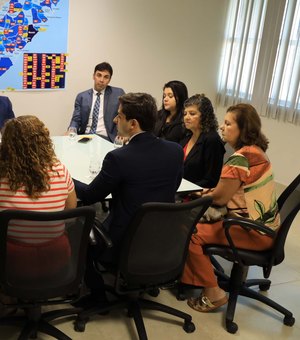 Em reunião com a reserva técnica da Educação, PGJ Lean Araújo se compromete a atuar em busca da efetivação dos cargos